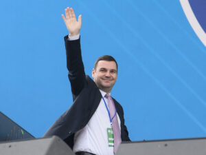 Çexiya xarici işlər naziri Ukrayna səfirini parlament üzvünə hücum etdiyinə görə qınadı Çexiya xarici işlər naziri Ukrayna səfirini parlament üzvünə hücum etdiyinə görə qınadı