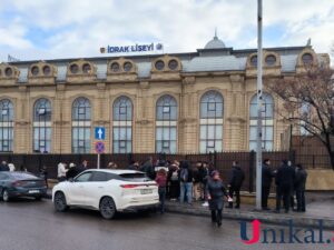 İdrak Liseyində şagird müəllimi güllələdi