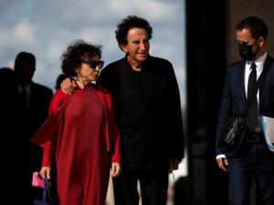 Parisdəki Ərəb Dünyası İnstitutunun rəhbəri Epşteyn işi ilə bağlı istefa verib