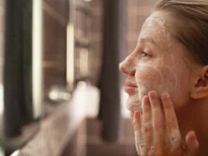 Həkim soyuq su ilə yuyunmağın təhlükəli bir nəticəsini müəyyən etdi Həkim soyuq su ilə yuyunmağın təhlükəli bir nəticəsini müəyyən etdi