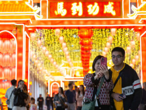 Pekin Çin Yeni ilini qeyd etməyə hazırlaşıb Pekin Çin Yeni ilini qeyd etməyə hazırlaşıb