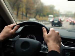 Kostromada bir çinli kişi avtomobilində RDC loqosu olan stiker asdığına görə cərimələnib