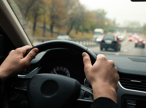 Kostromada bir çinli kişi avtomobilində RDC loqosu olan stiker asdığına görə cərimələnib Kostromada bir çinli kişi avtomobilində RDC loqosu olan stiker asdığına görə cərimələnib