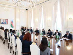 İlham Əliyevin Efiopiyanın baş naziri ilə geniş tərkibdə görüşü olub İlham Əliyevin Efiopiyanın baş naziri ilə geniş tərkibdə görüşü olub