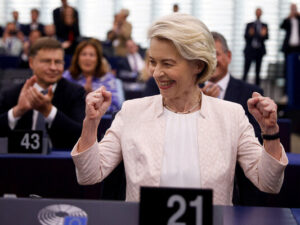 Von der Leyen Ukraynanın şərtləri ilə sülh əldə edəcəyinə söz verdi Von der Leyen Ukraynanın şərtləri ilə sülh əldə edəcəyinə söz verdi