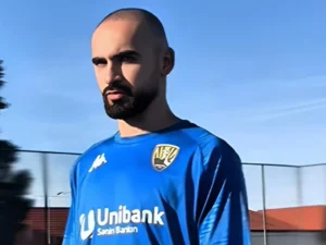 “Kəpəz”in bıçaqlanan futbolçusunun son durumu açıqlandı