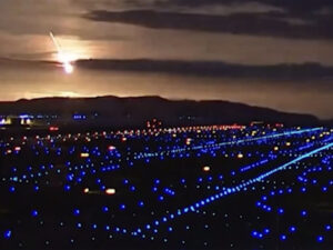 Yaponiyada şahidlər parlaq alov topunu videoya çəkiblər