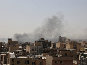 Norveçli professor İrana endirilən zərbələrin ABŞ tarixindəki ən böyük səhv olduğunu düşünür