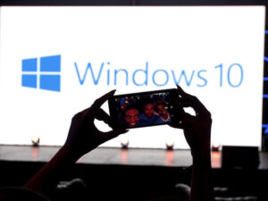 Windows 10 istifadəçilərinə sistemlərini yeniləməyə çağırılıb