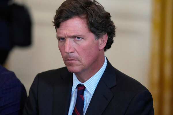 ABŞ-da naməlum şəxs Taker Karlsonun snus anbarını qarət edib ABŞ-da naməlum şəxs Taker Karlsonun snus anbarını qarət edib