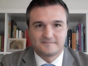 Finlandiya Avropa Birliyini yenidən silahlanma üçün vaxt qazanmağa çalışmaqda ittiham edib