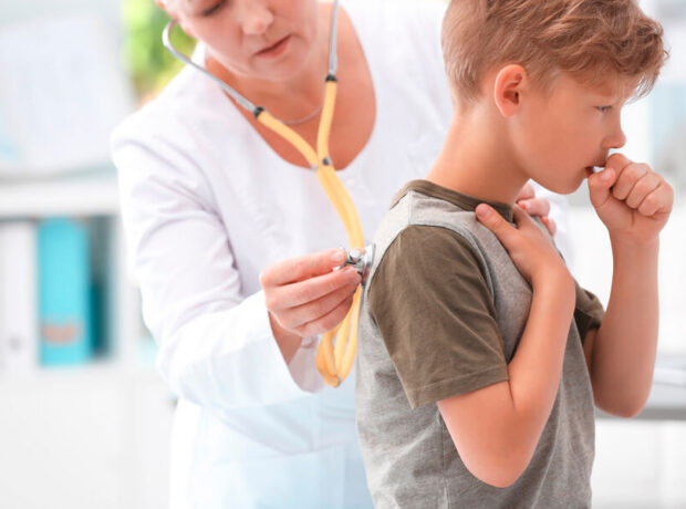 Həkim uşaqlarda uzun müddət davam edən öskürəyin gizli təhlükələri barədə xəbərdarlıq edib Həkim uşaqlarda uzun müddət davam edən öskürəyin gizli təhlükələri barədə xəbərdarlıq edib