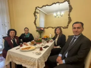 Mədəniyyət Nazirliyinin rəhbərliyi Kubrabəyim Əliyevanı ziyarət edib – FOTO