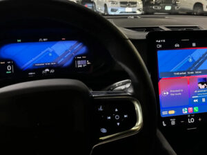 Apple CarPlay, ChatGPT ilə əlsiz idarəetmə imkanı əldə edib