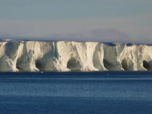 Antarktidada təsadüfən yeni bir ada kəşf edildi Antarktidada təsadüfən yeni bir ada kəşf edildi