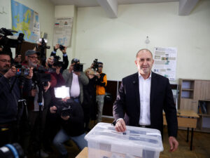 Bolqarıstan Mərkəzi Seçki Komissiyası növbədənkənar parlament seçkilərinin rəsmi nəticələrini açıqlayıb