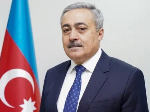 Tanınmış professor işdən çıxdı Tanınmış professor işdən çıxdı