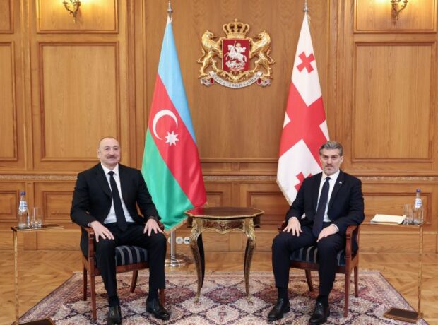 İlham Əliyevin Gürcüstanın Prezidenti ilə təkbətək görüşü olub