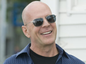 Ölümcül xəstə olan Brüs Uillisin ictimaiyyət qarşısında şəkli çəkilib