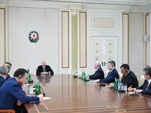 İlham Əliyev TDT-yə üzv dövlətlərin hökumət başçılarının görüşünün iştirakçılarını qəbul edib