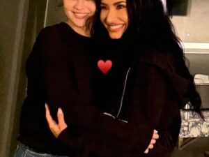 Selena Qomez və Demi Lovato 10 ildən sonra ilk dəfə görüşdülər Selena Qomez və Demi Lovato 10 ildən sonra ilk dəfə görüşdülər