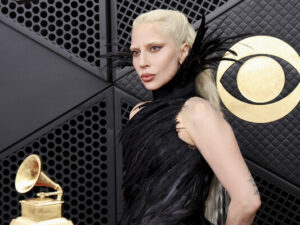 Ledi Qaqa səhhətindəki problemlərə görə konsertini təxirə salıb