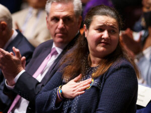 Ukraynanın ABŞ-dakı keçmiş səfiri Markarovanın ailəsinin 2,35 milyon dollarlıq malikanəyə sahib olduğu məlum olub